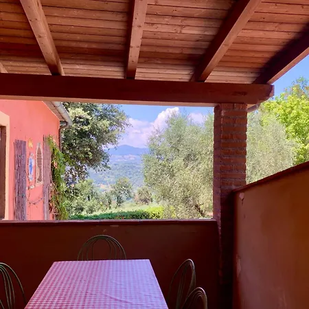 Fattoria La Prugnola Κατάλυμα σε φάρμα Montescudaio